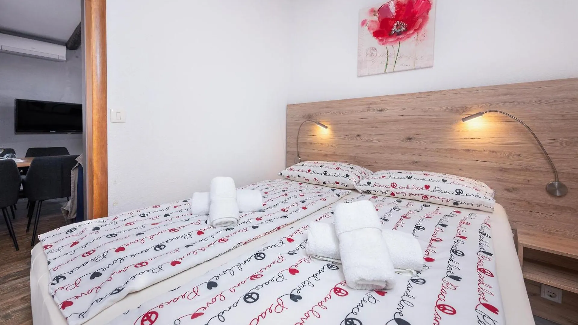 2 Bedroom Beautiful Home In Peroj Σπίτι διακοπών