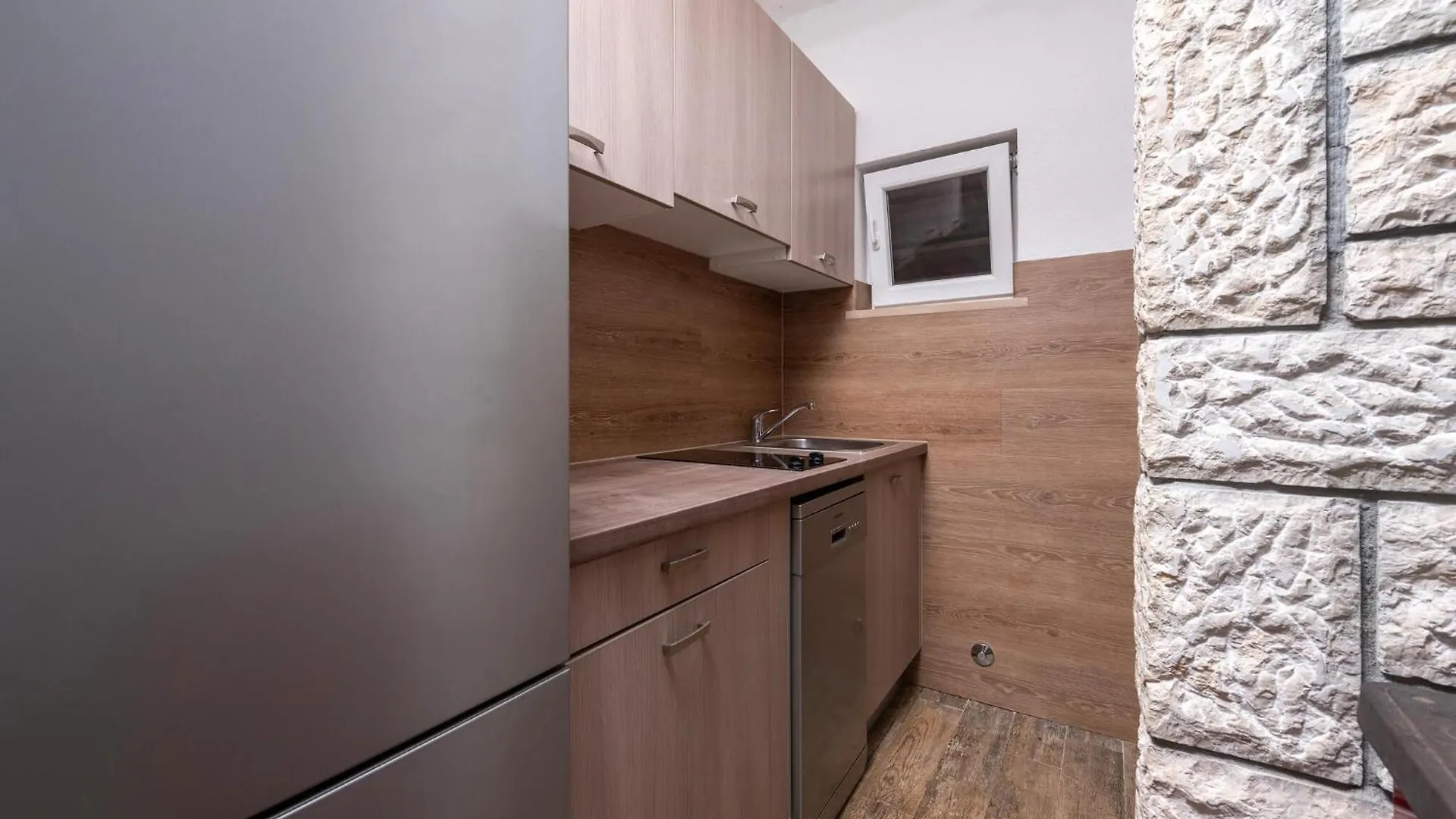 2 Bedroom Beautiful Home In Peroj 0*,