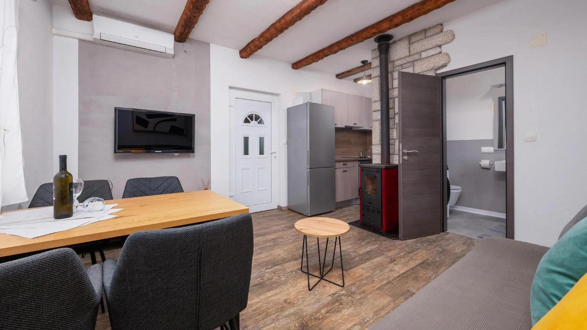2 Bedroom Beautiful Home In Peroj 0*,  Хорватия