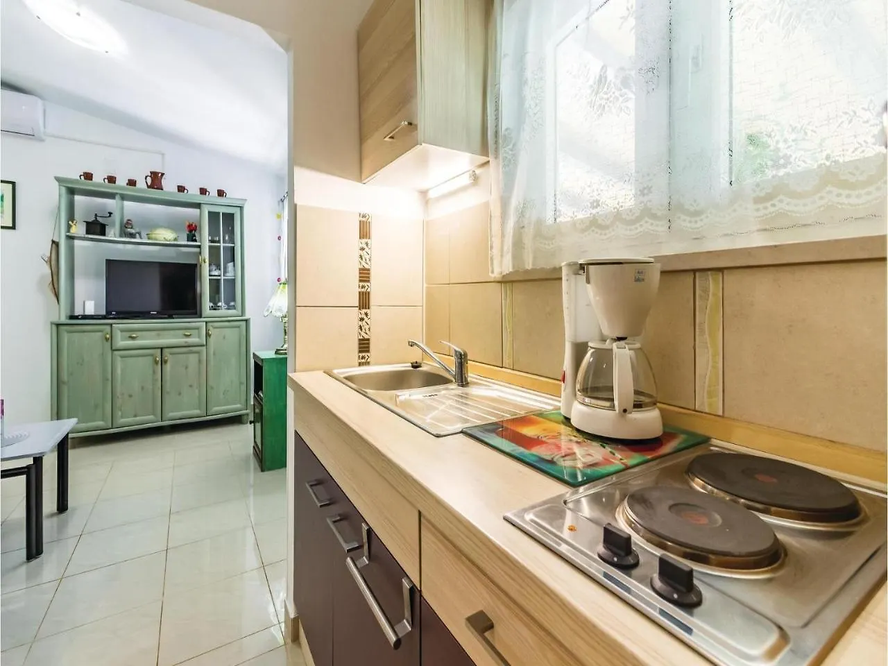 2 Bedroom Beautiful Home In Peroj